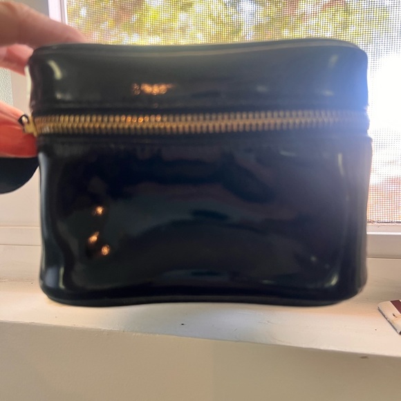 100% Authentic CHANEL timeless CC Vanity Case patent - Picture 3 of 10